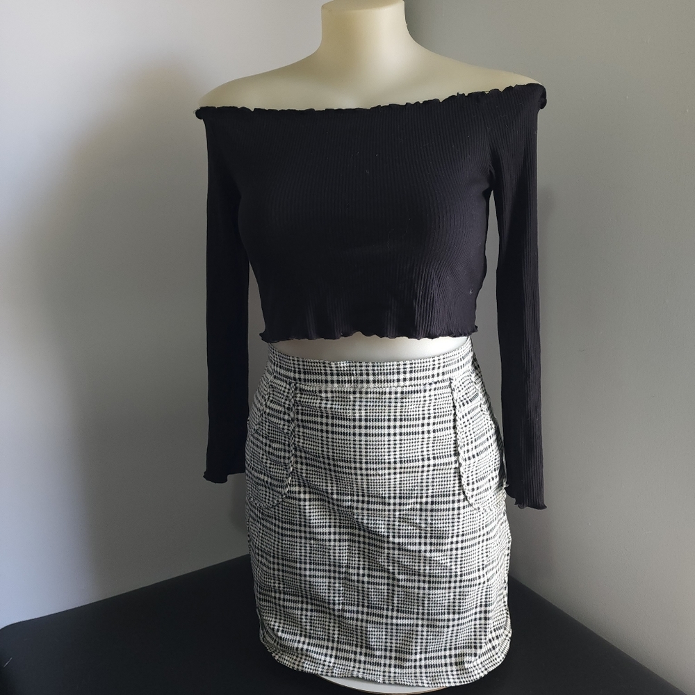 Aus L H&M Divided Black Ribbed Off Shoulder Long Sleeve Crop Top - Picture 4 of 16